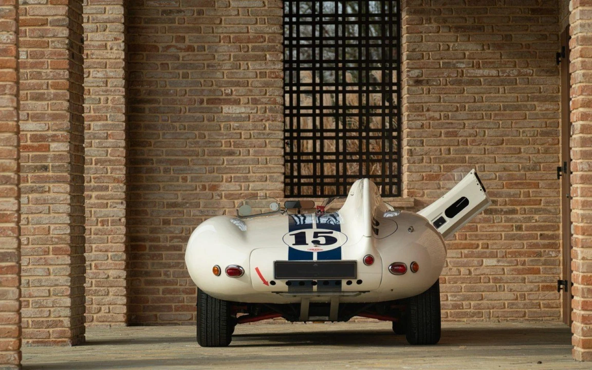 Jaguar Replica - Image 11 of 31