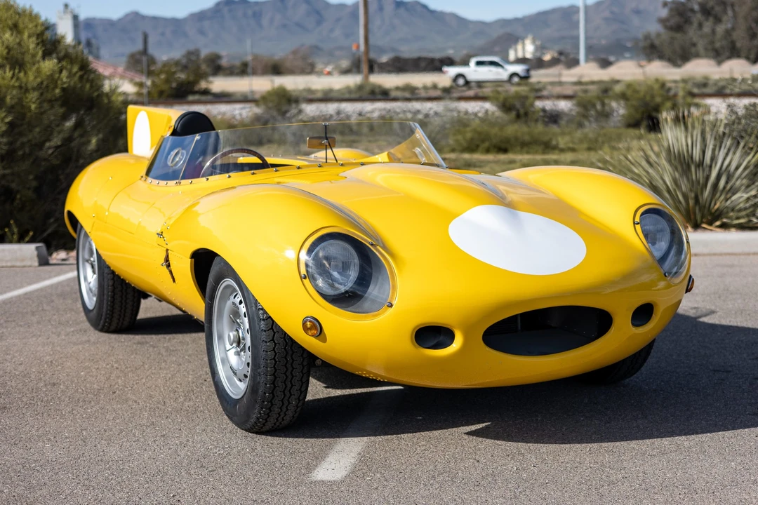 Jaguar Replica - Image 2 of 31