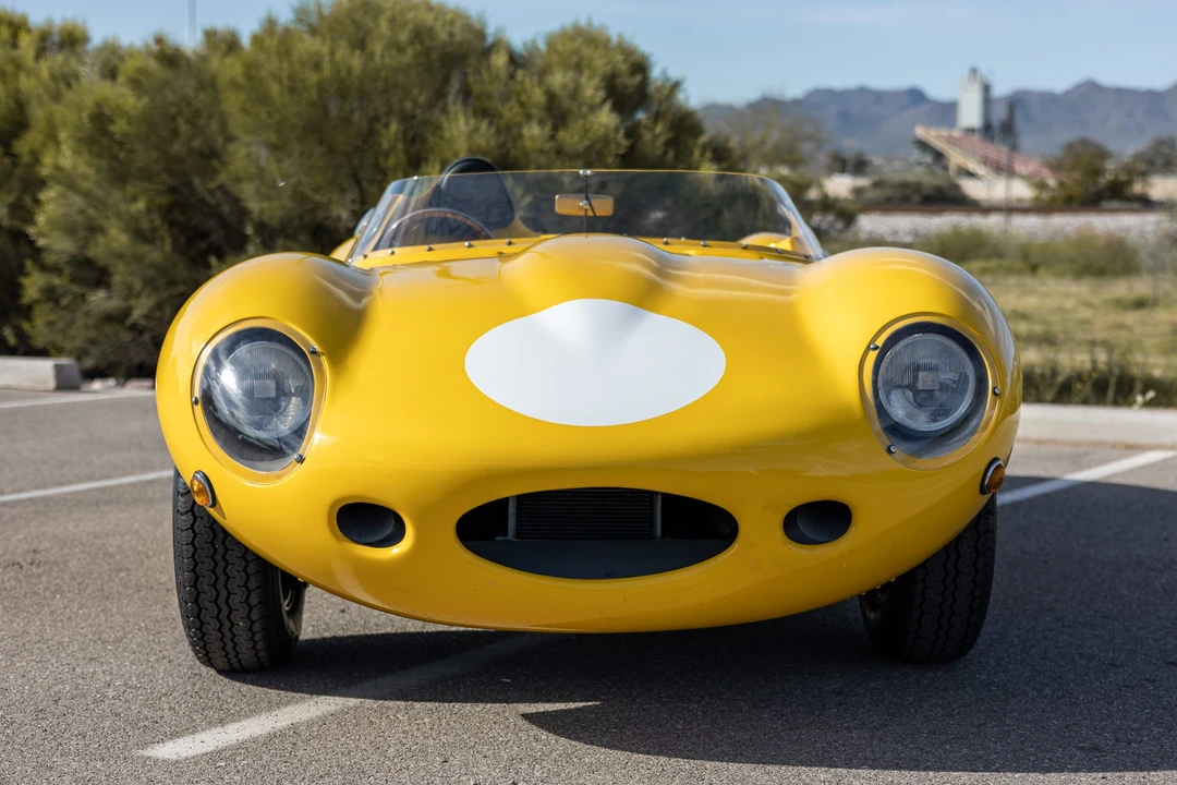 Jaguar Replica - Image 4 of 31