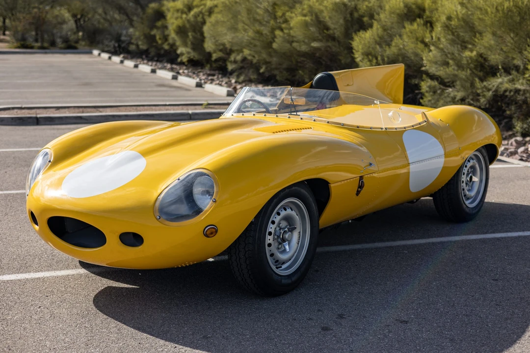 Jaguar Replica - Image 7 of 31