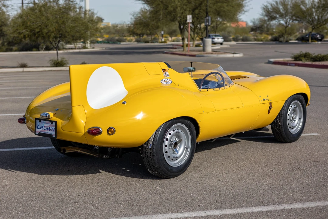 Jaguar Replica - Image 17 of 31