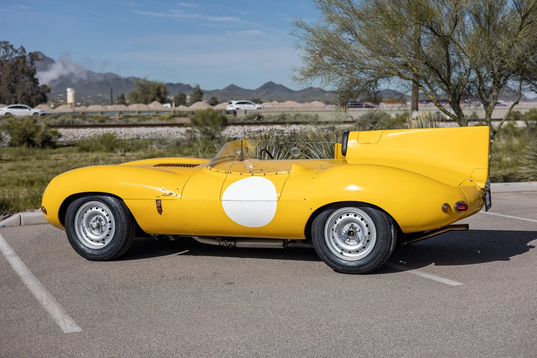 Jaguar Replica - Image 11 of 31