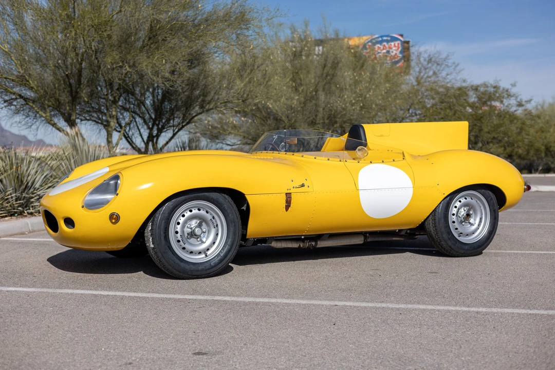 Jaguar Replica - Image 9 of 31