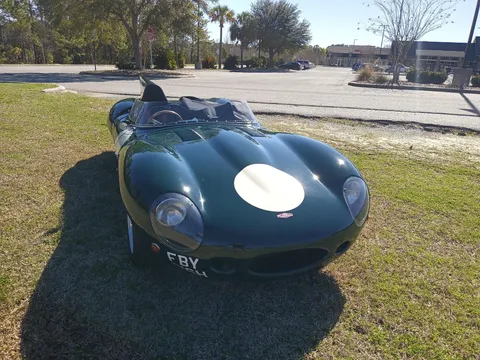 Jaguar Replica - Image 4 of 31
