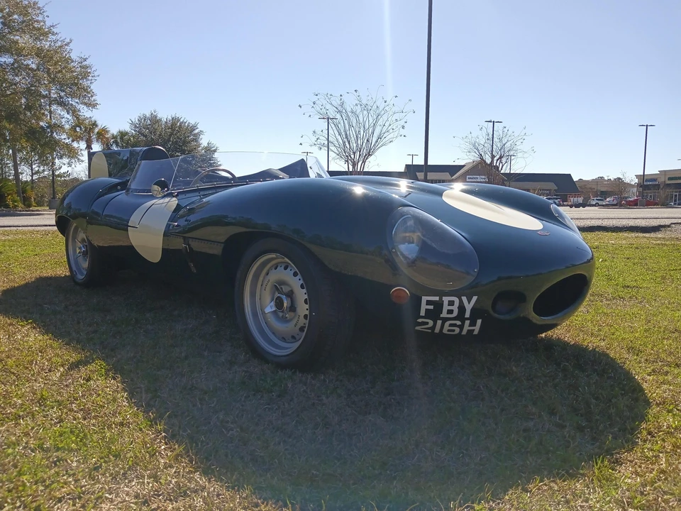 Jaguar Replica - Image 5 of 31