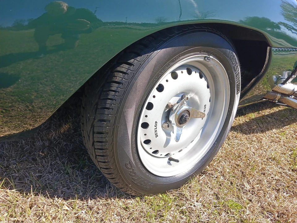 Jaguar Replica - Image 27 of 31