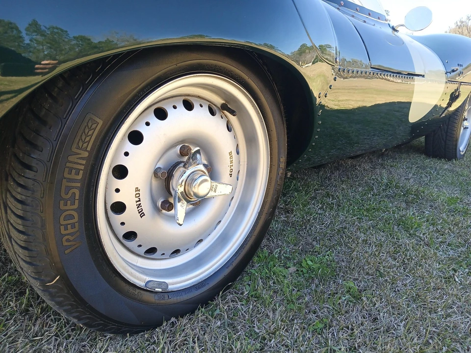Jaguar Replica - Image 26 of 31