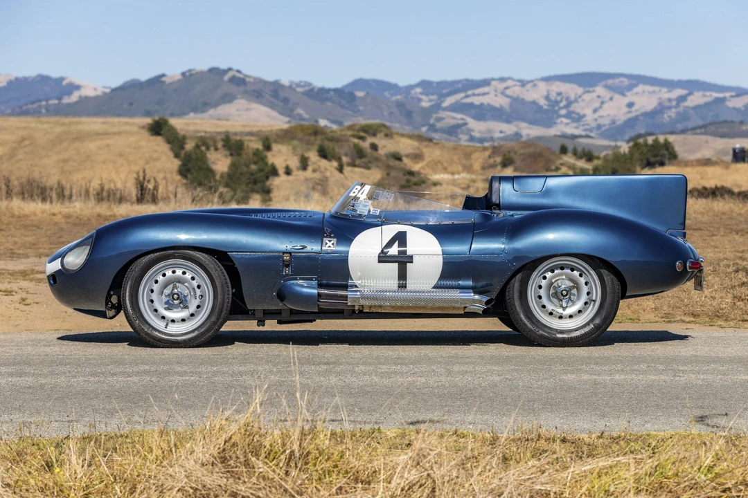 Jaguar Replica - Image 4 of 31