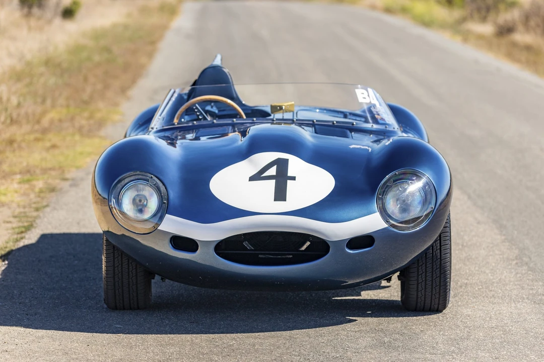 Jaguar Replica - Image 2 of 31