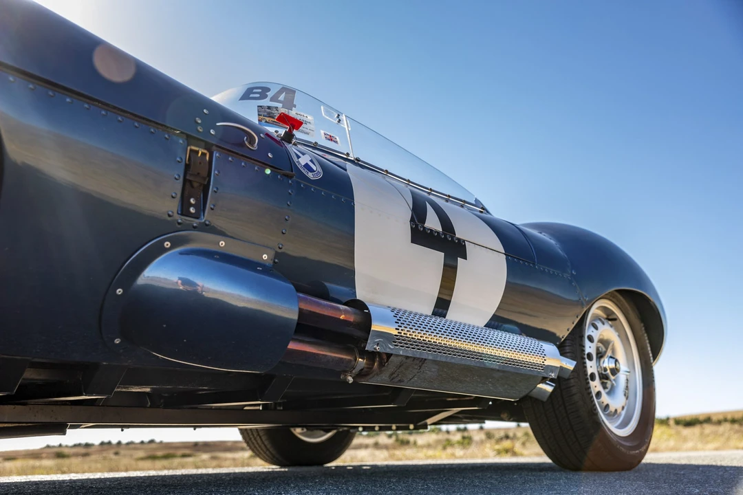 Jaguar Replica - Image 21 of 31