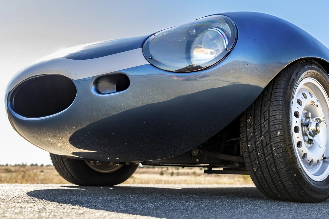 Jaguar Replica - Image 22 of 31