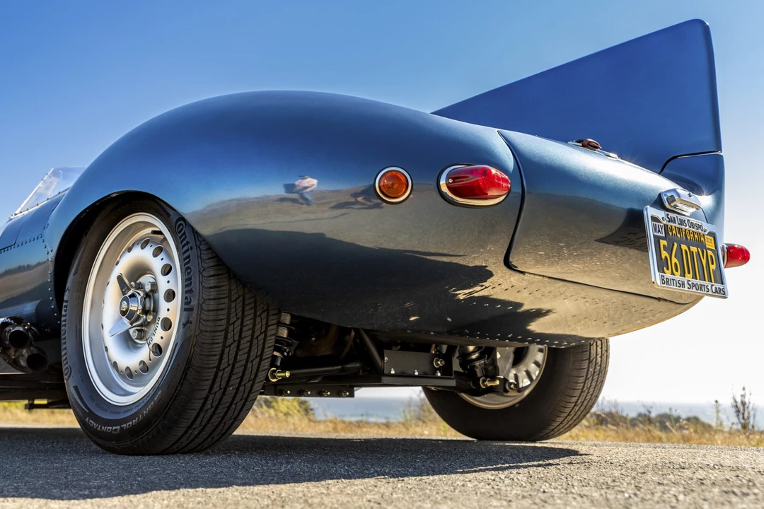 Jaguar Replica - Image 18 of 31
