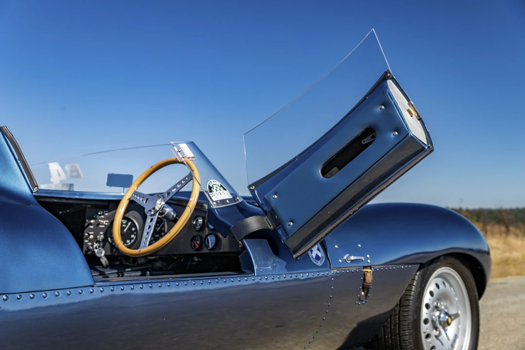 Jaguar Replica - Image 13 of 31