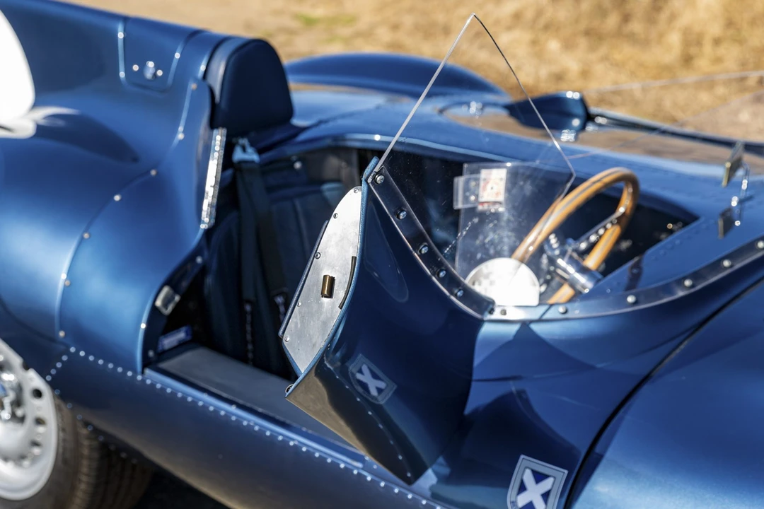 Jaguar Replica - Image 14 of 31