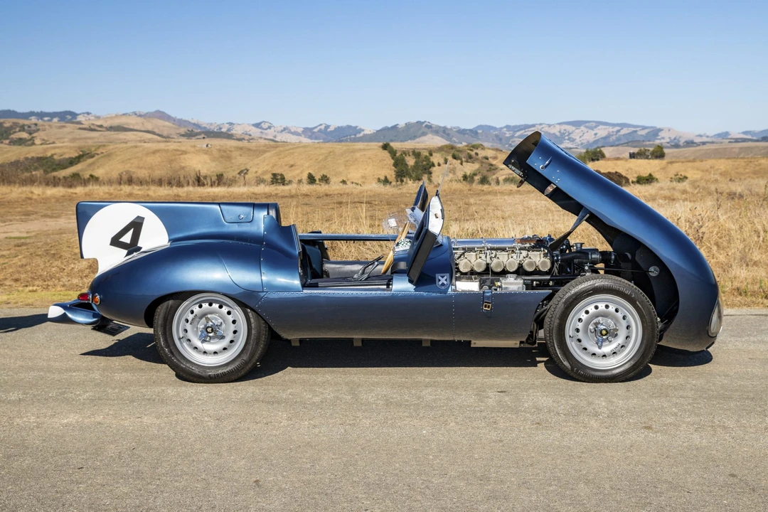 Jaguar Replica - Image 12 of 31