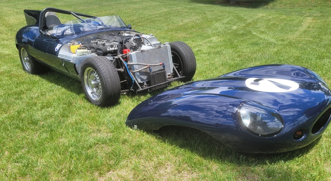Jaguar Replica - Image 18 of 31