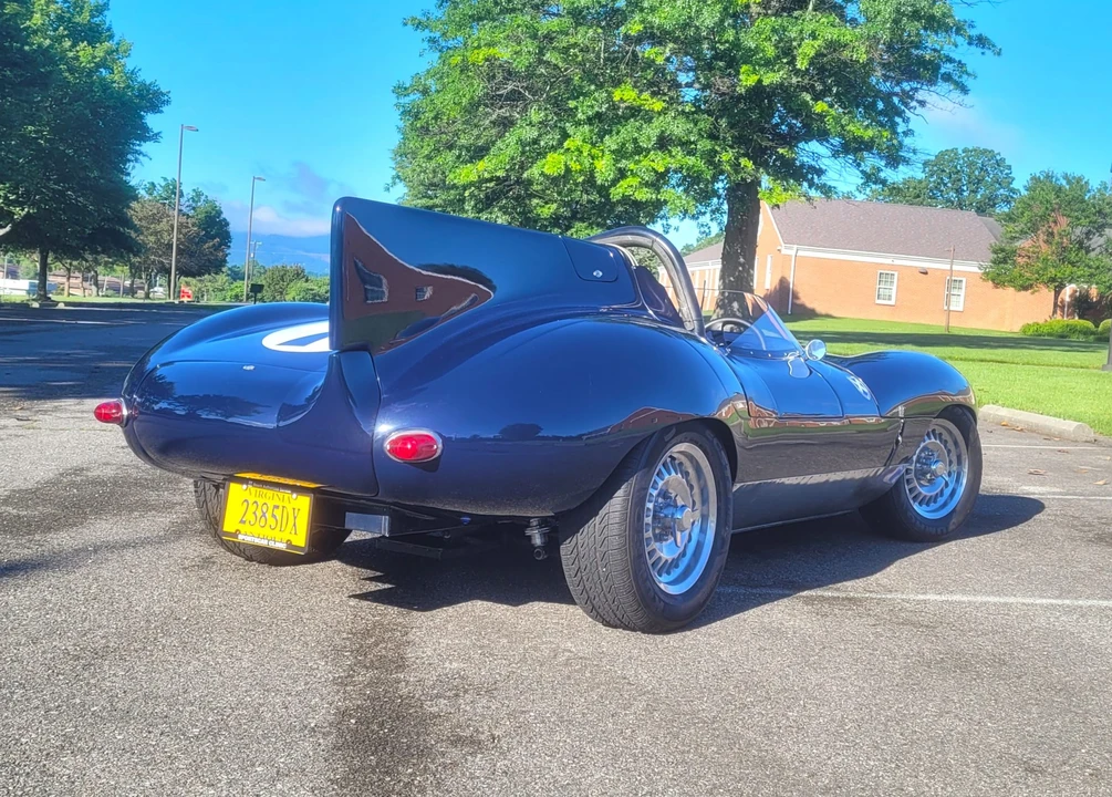 Jaguar Replica - Image 9 of 31