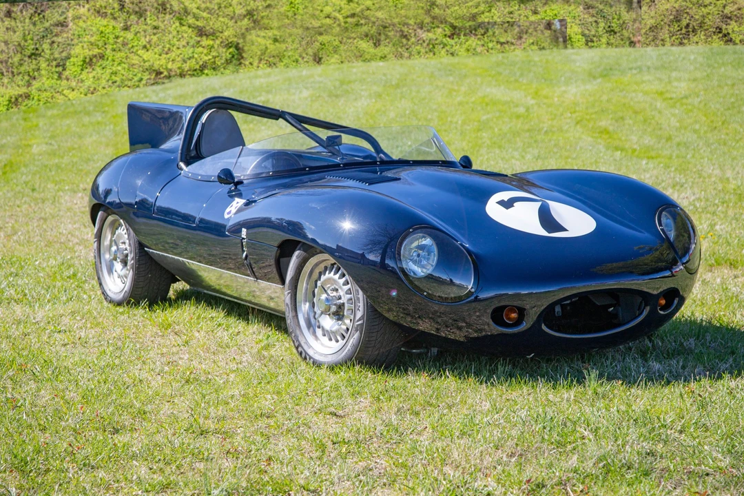 Jaguar Replica - Image 6 of 31