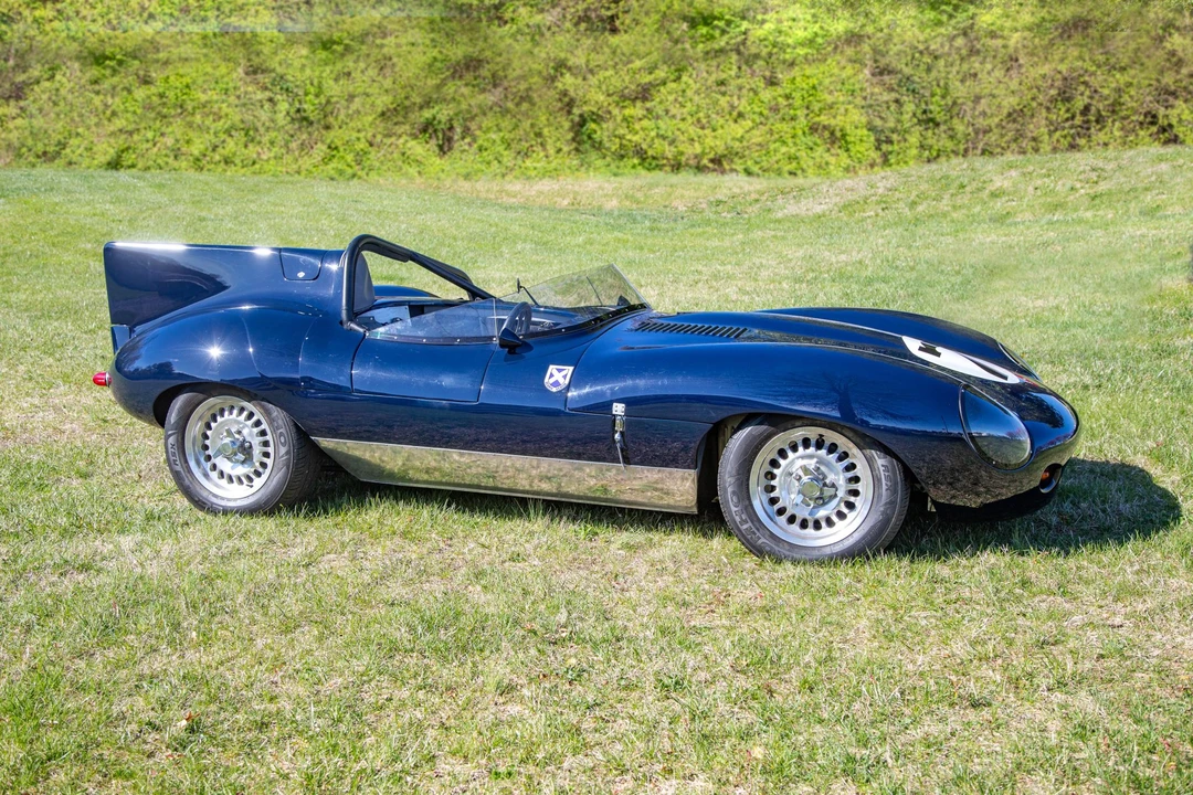 Jaguar Replica - Image 8 of 31