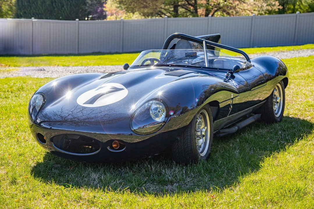 Jaguar Replica - Image 15 of 31