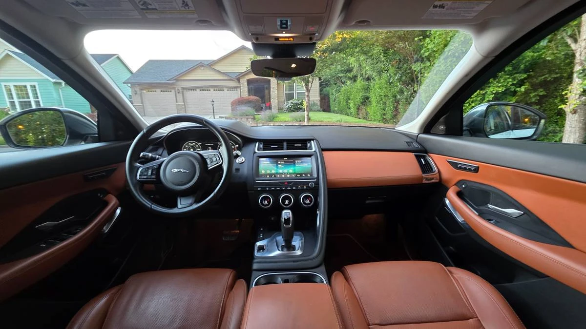 2019 Jaguar E-Pace - Image 17 of 18
