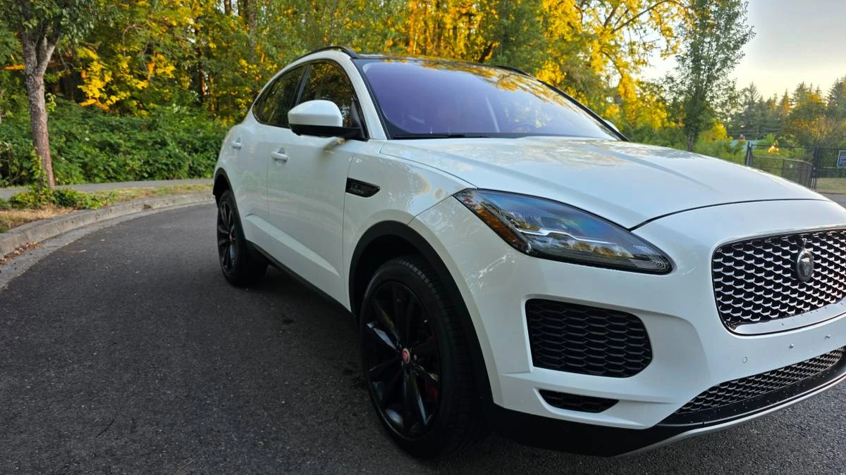 2019 Jaguar E-Pace - Image 4 of 18