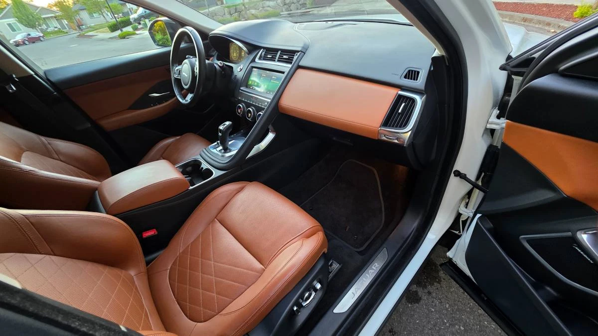 2019 Jaguar E-Pace - Image 15 of 18