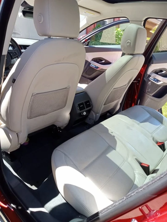 2018 Jaguar E-Pace - Image 4 of 5