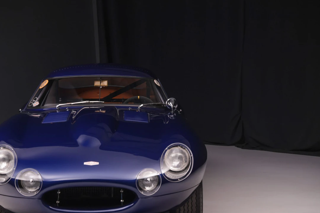 Jaguar Replica - Image 16 of 31