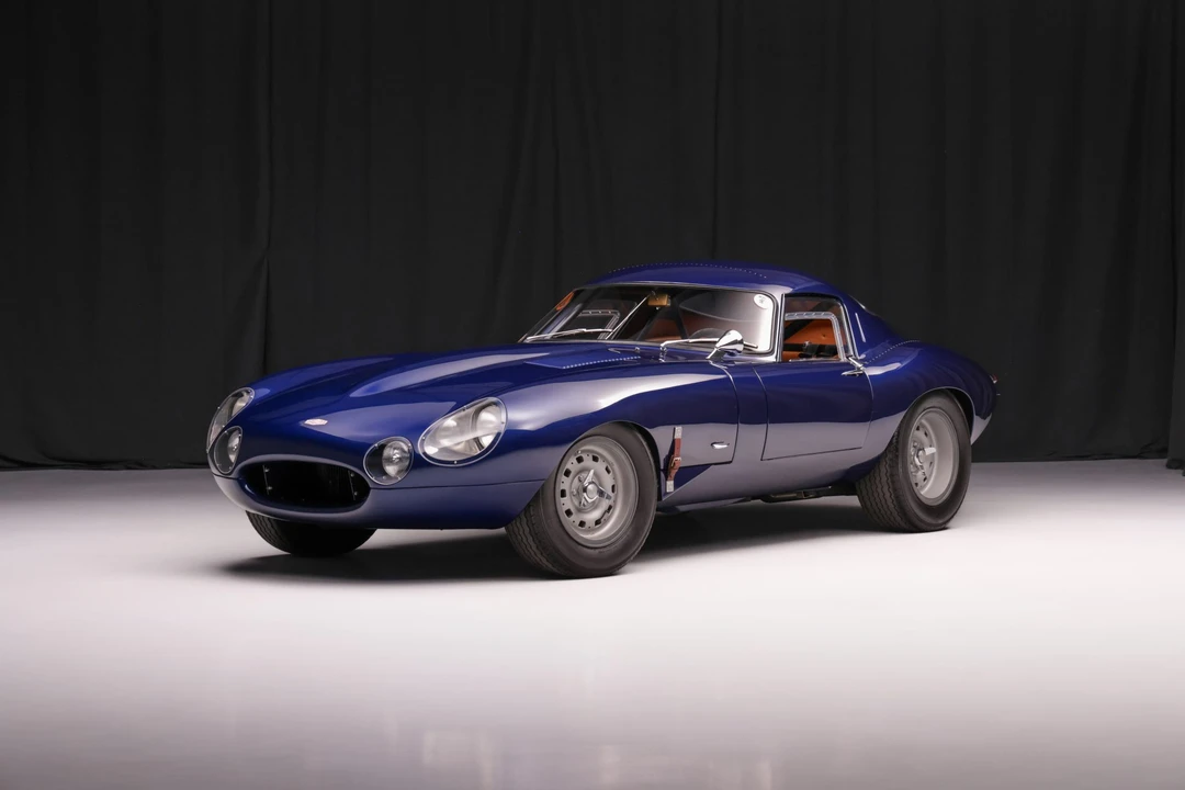 Jaguar Replica - Image 12 of 31