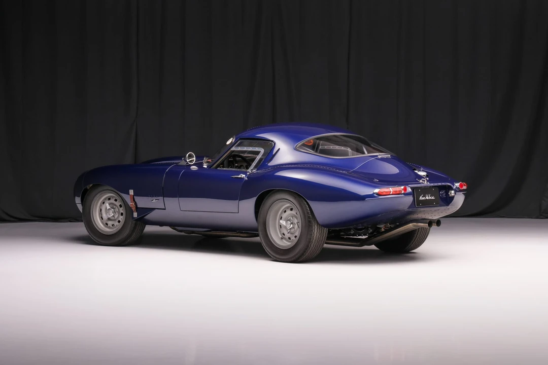 Jaguar Replica - Image 10 of 31