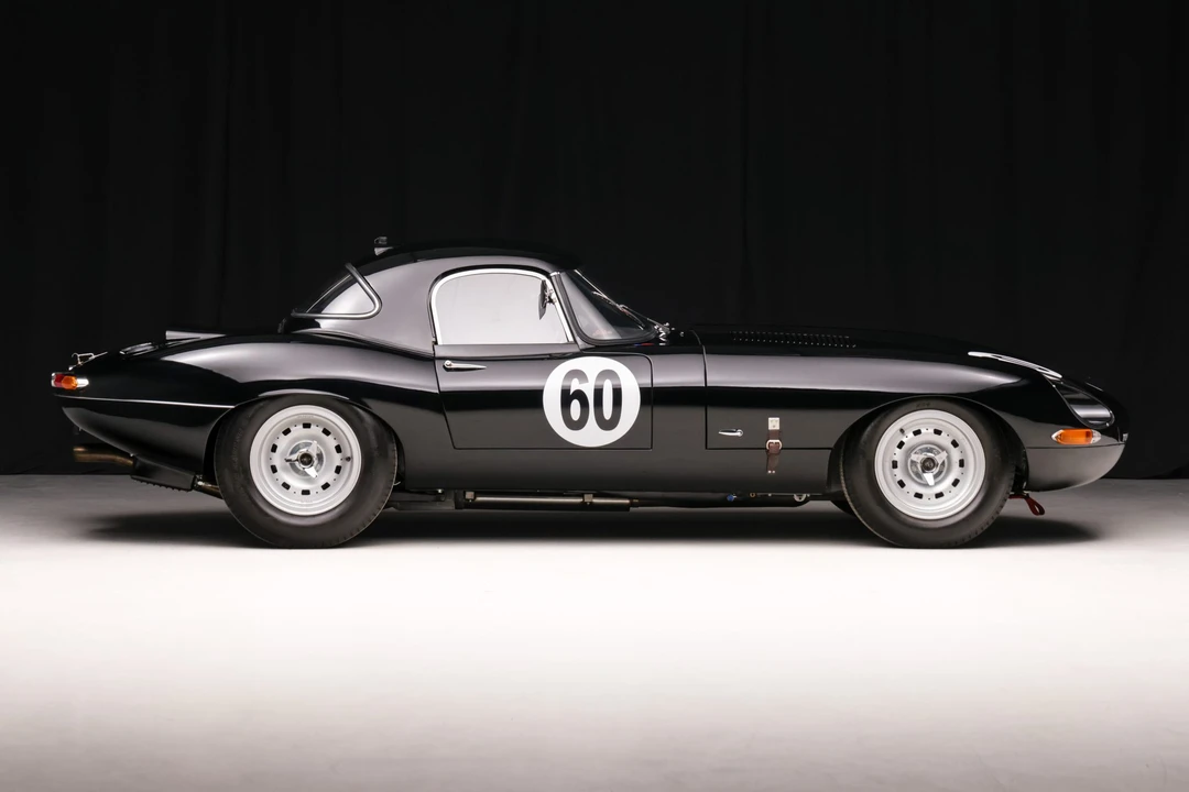 Jaguar Replica - Image 11 of 31