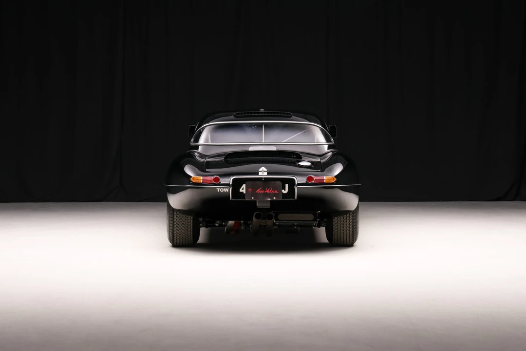 Jaguar Replica - Image 8 of 31