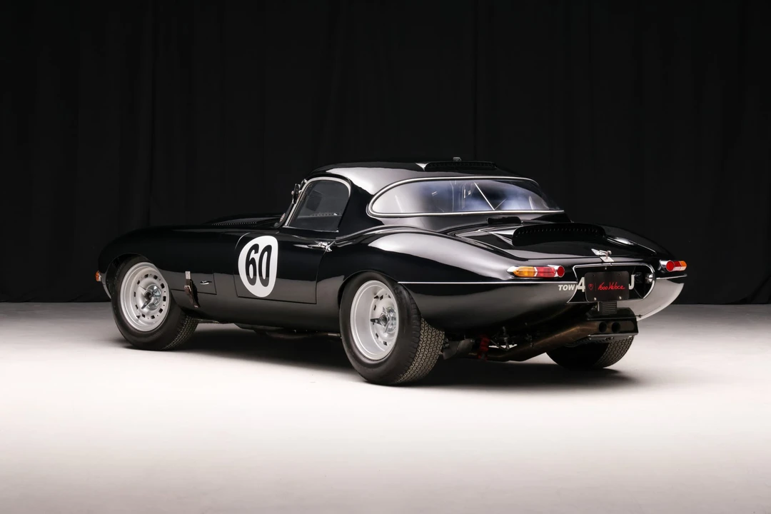 Jaguar Replica - Image 7 of 31