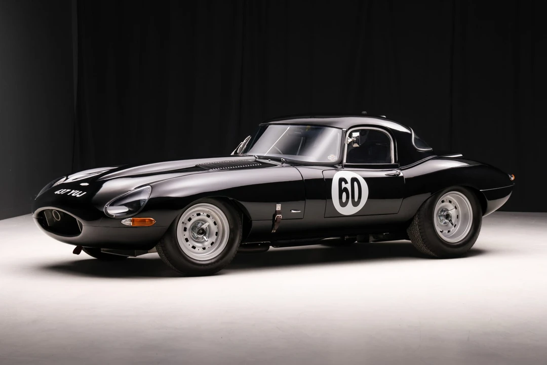 Jaguar Replica - Image 4 of 31