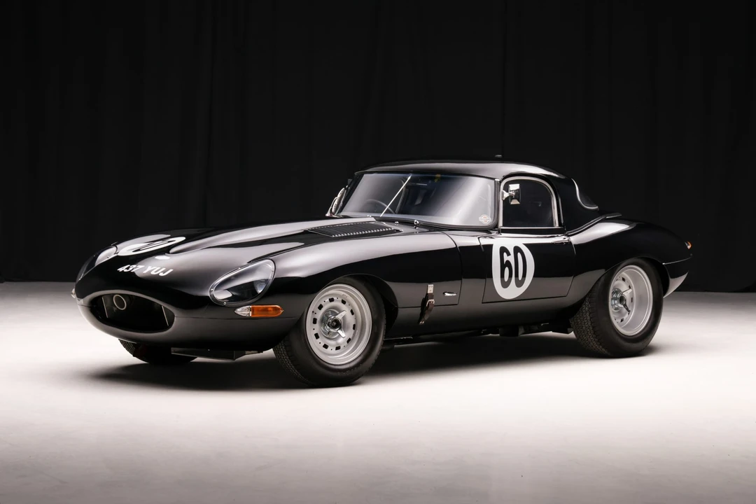 Jaguar Replica - Image 3 of 31