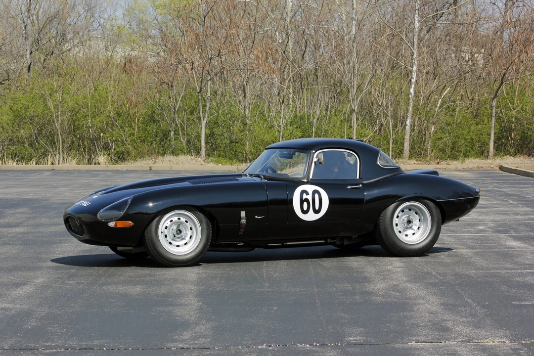 Jaguar Replica - Image 27 of 31