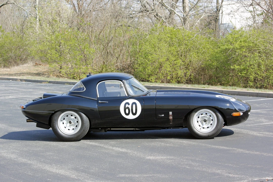Jaguar Replica - Image 15 of 31