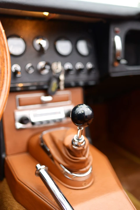 Jaguar E-Type Series 1 - Image 15 of 25