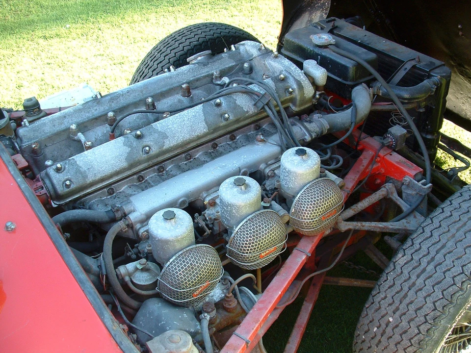 Jaguar E-Type Series 2 2+2 - Image 2 of 3