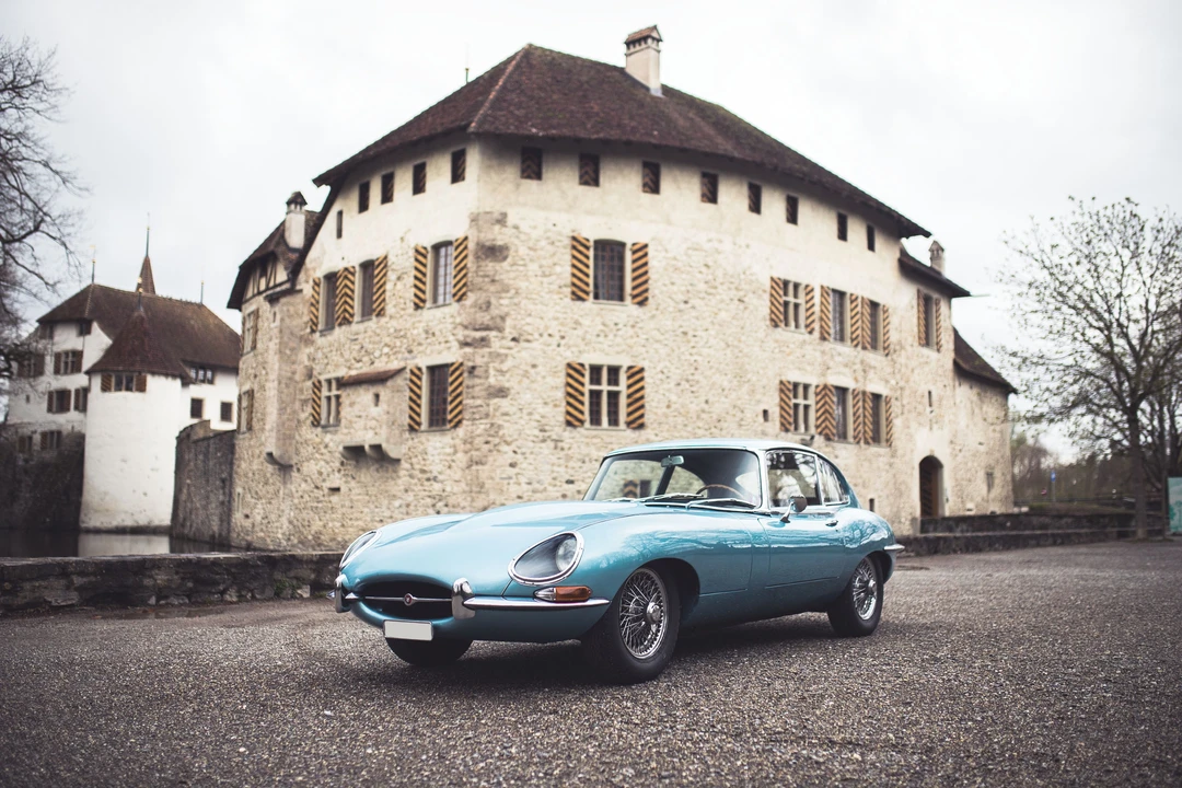 Jaguar E-Type Series 1 2+2 - Image 11 of 31