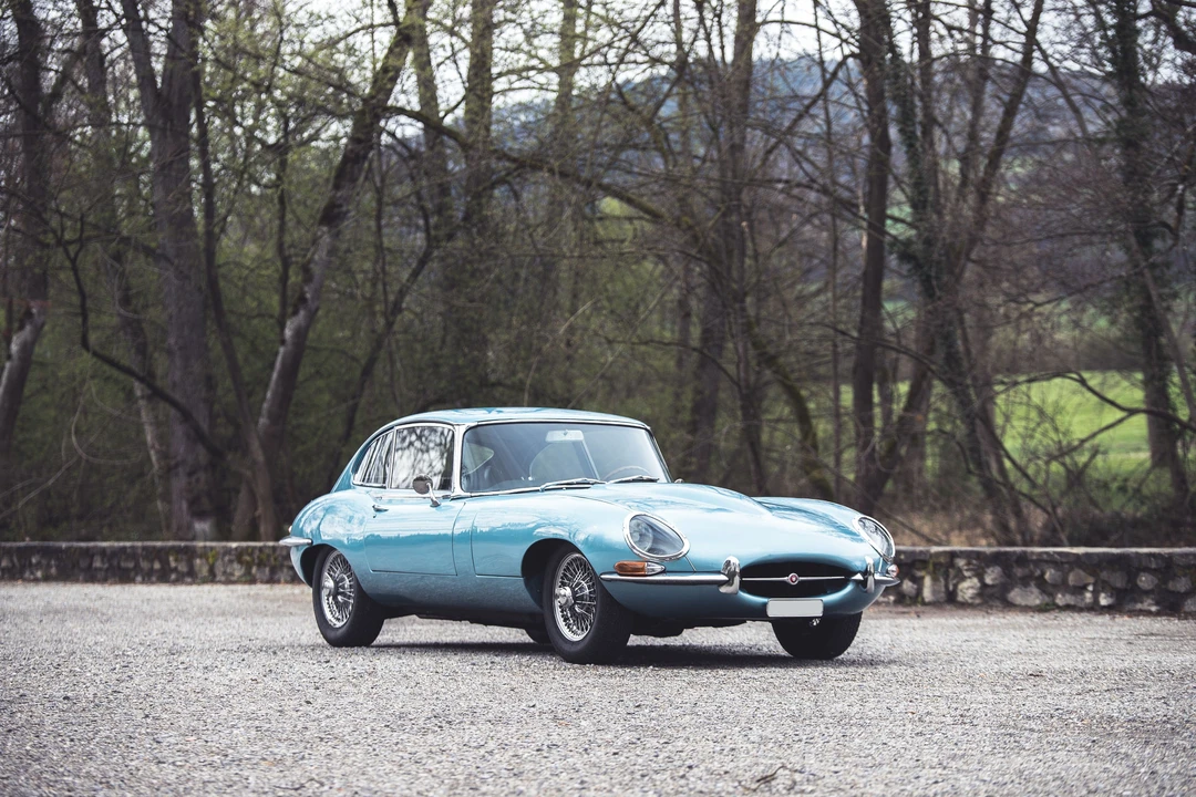 Jaguar E-Type Series 1 2+2 - Image 2 of 31