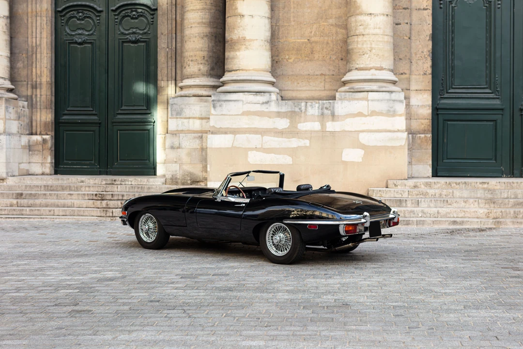 Jaguar E-Type Series 2 - Image 3 of 31
