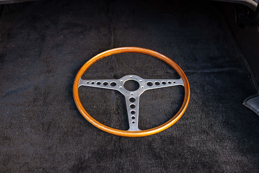 Jaguar E-Type Series 2 - Image 25 of 31