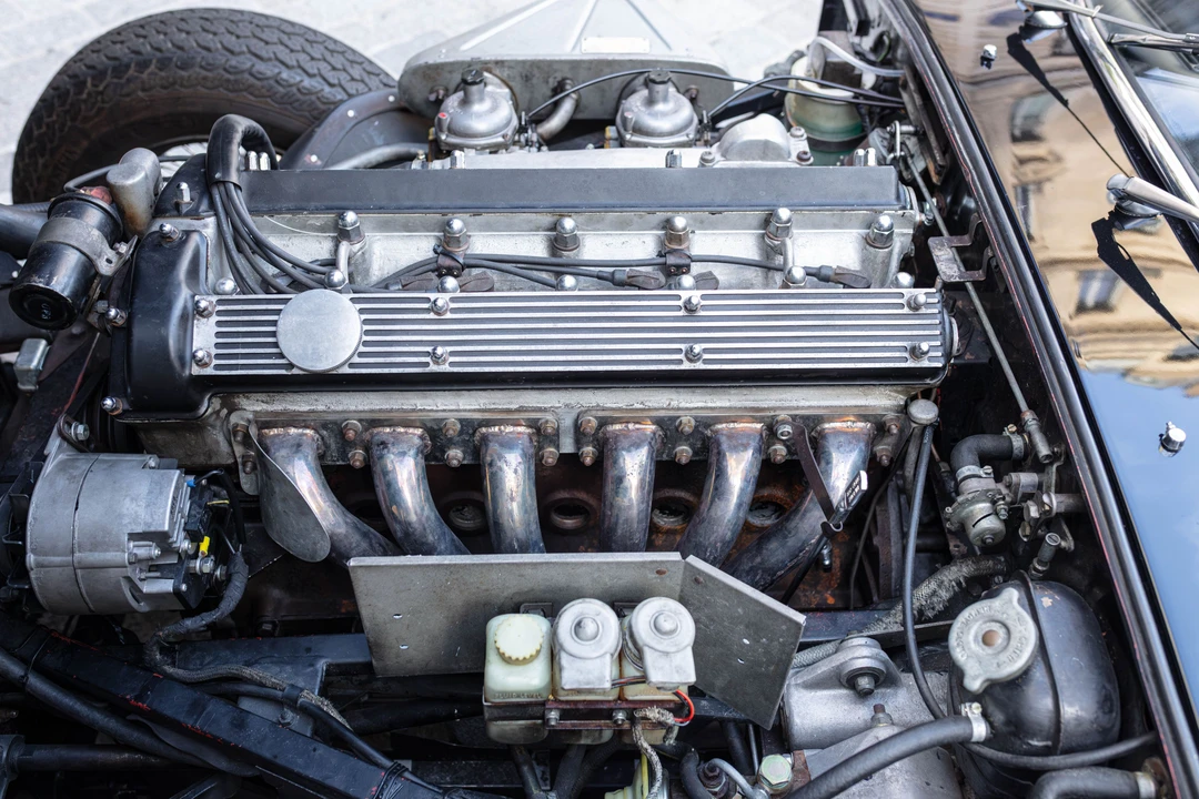 Jaguar E-Type Series 2 - Image 29 of 31