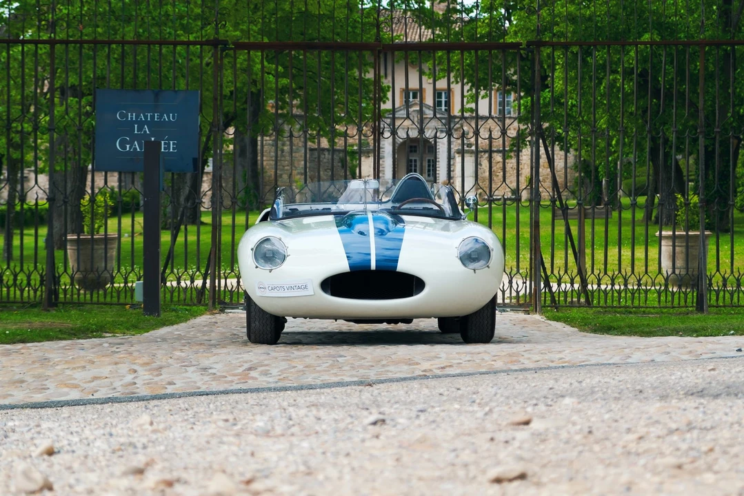Jaguar Replica - Image 4 of 31