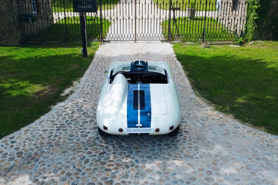 Jaguar Replica - Image 9 of 31