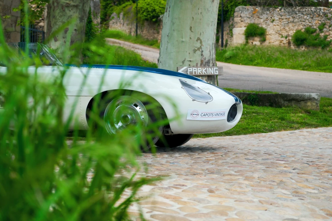 Jaguar Replica - Image 14 of 31