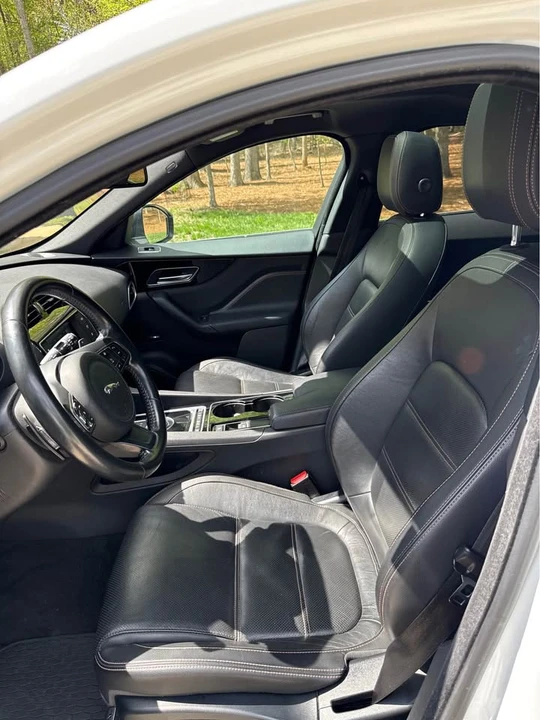 2017 Jaguar F-Pace - Image 6 of 10