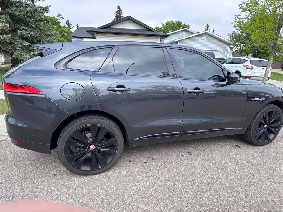2017 Jaguar F-Pace - Image 5 of 10